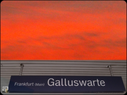 2014-10_Frankfurt-Sonnenuntergang-Abendrot-Himmel-gluehend-Gallus_dsfoto_GallusDippe-Dippegucker